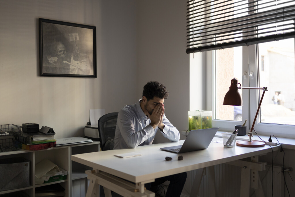 Cauze, simptome și ce poți face în cazul unui atac de panică 2 - psihiatrie, psihologie Atac de panică la birou